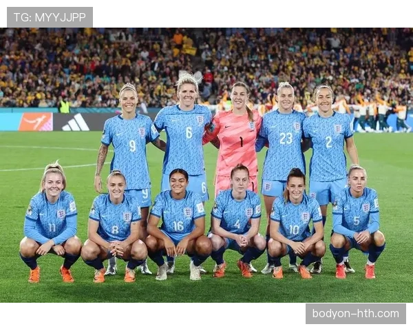 《甜蜜战车再启程，英格兰高歌猛进剑指世界杯新辉煌》