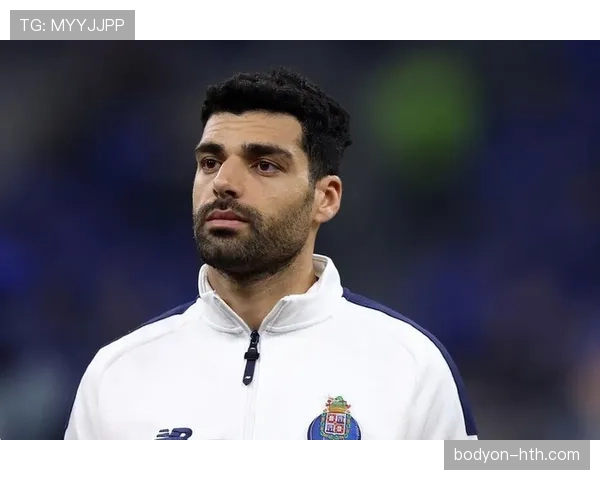 塔雷米持续高光表现,助波尔图强势冲击联赛冠军 塔雷米持续高光表现,助波尔图强势冲击联赛冠军