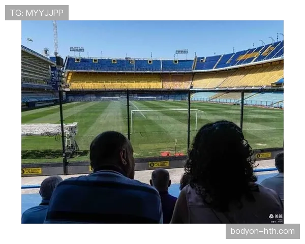 南美足球狂热球迷文化点燃赛场，激情与团结铸就独特比赛氛围