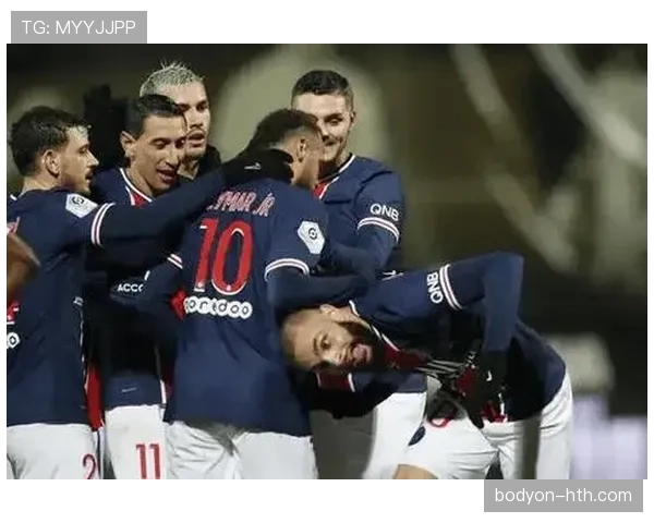 巴黎圣日耳曼关键战连遭重创，防守问题持续暴露影响争冠形势